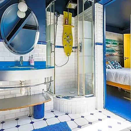 Luxury La Casa Di Roma, Disco, Piscine, Disney. * Noisy-le-Grand
